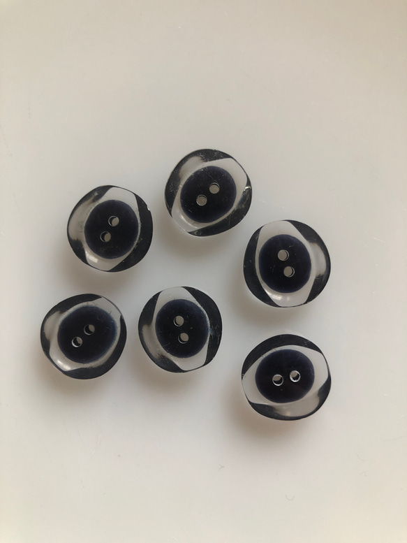 アンティーク ボタン6個セット ビンテージ 昭和 レトロ 個性的 ハンドメイド素材 青　ネイビー　紺　ポップ アクセ 1枚目の画像