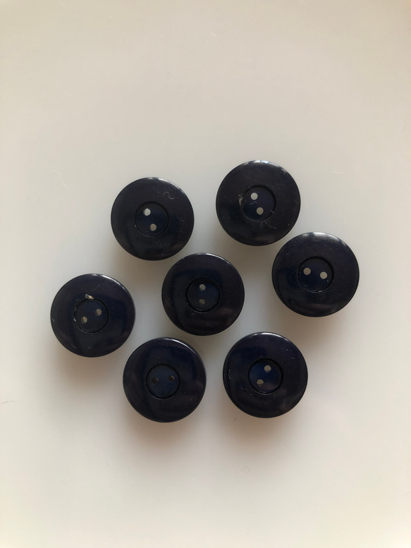 アンティーク ボタン 7個セット ビンテージ 昭和 レトロ 個性的 ハンドメイド素材 紺　ネイビー　ポップ アクセ 4枚目の画像
