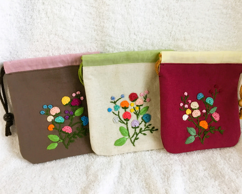 丸い花刺繍の巾着 巾着袋 y.chaco 通販 14554948｜Creema(クリーマ)