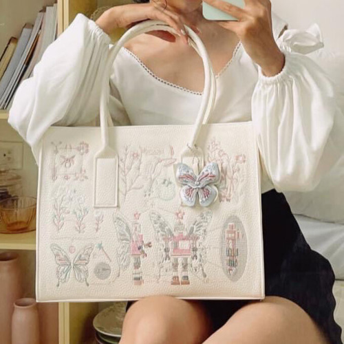 ハンドバッグ 刺繍バッグ 13インチ レザー ショルダーバッグ ハンドバッグ 刺繍バッグ 13インチ レザー ショルダーバッグ