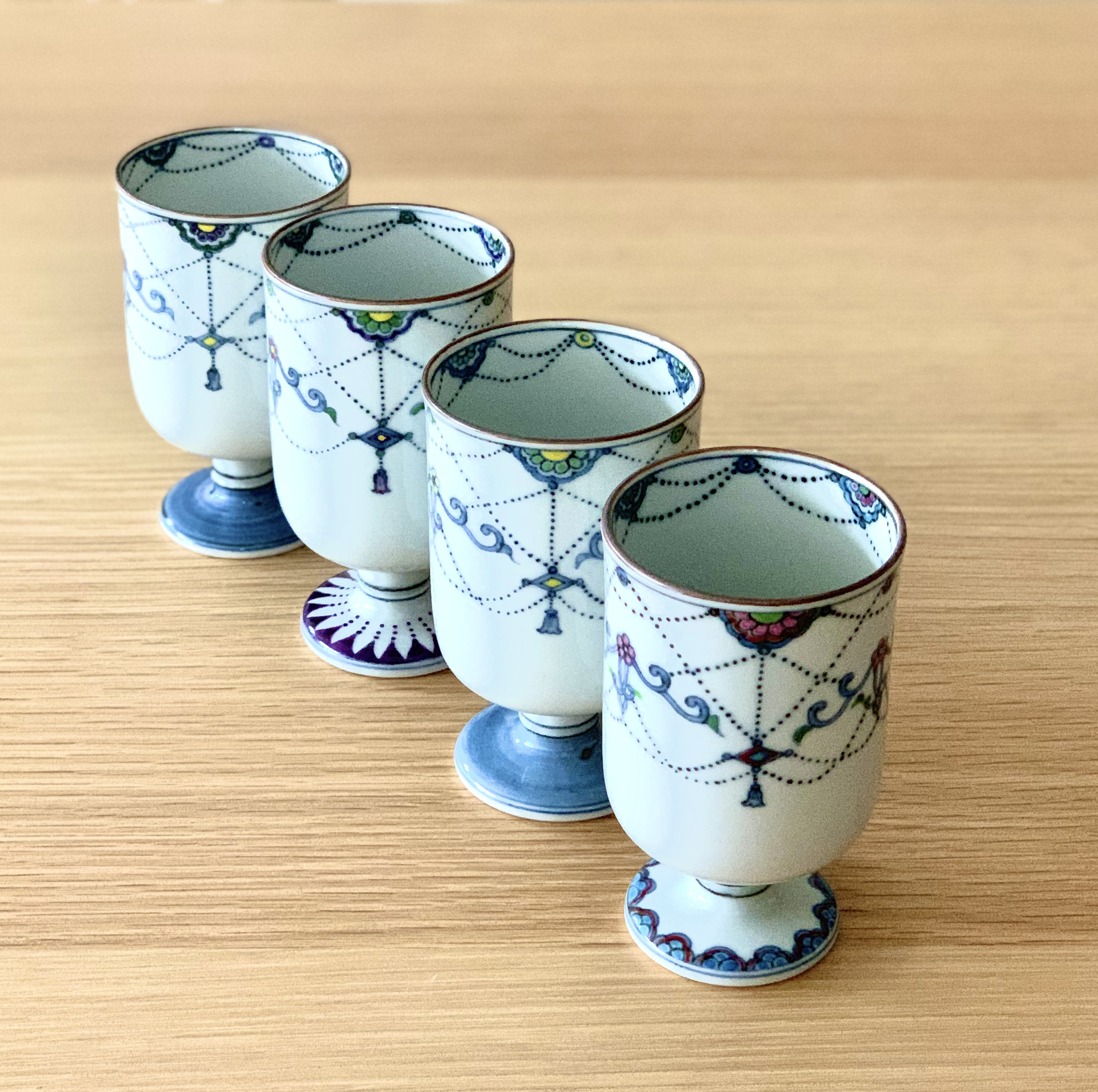 【京焼・清水焼】京都　水野春陽窯　陶器製ワインカップ（筒型）瓔珞紋様　陶器製ワイングラス