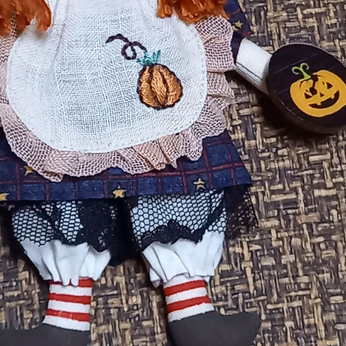 ハンドメイド 黒いレースボンネット ミニ・カントリードール チャーム