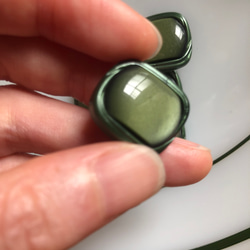 アンティーク ボタン 6個セット ビンテージ 昭和 レトロ 個性的 ハンドメイド素材 緑　グリーン　ポップ アクセ 3枚目の画像