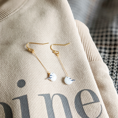 揺れる？揺れない？シマエナガの樹脂ピアス イヤリング ピアス（フック