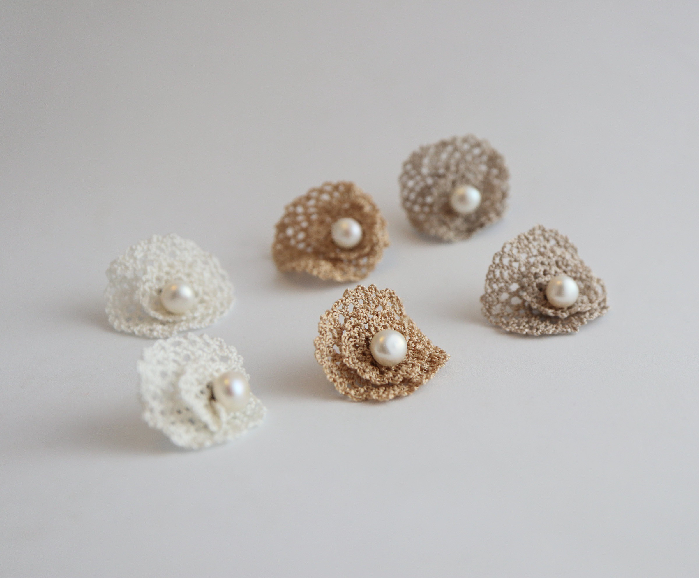 【More】シルクレースと真珠のピアス S+M　[絹] [ ペア ] 4,845円