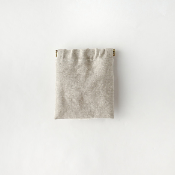 《名入れ》アルパカ＊リネンの手刺繍ばね口ポーチ 6枚目の画像