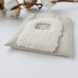 《名入れ》アルパカ＊リネンの手刺繍ばね口ポーチ 11枚目の画像