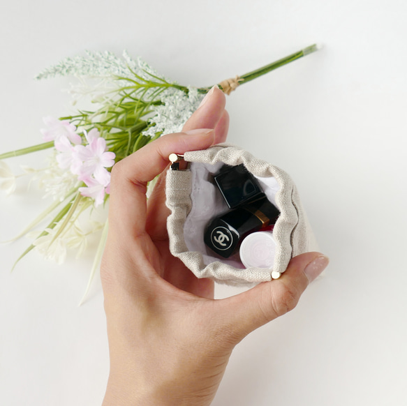 《名入れ》アルパカ＊リネンの手刺繍ばね口ポーチ 9枚目の画像