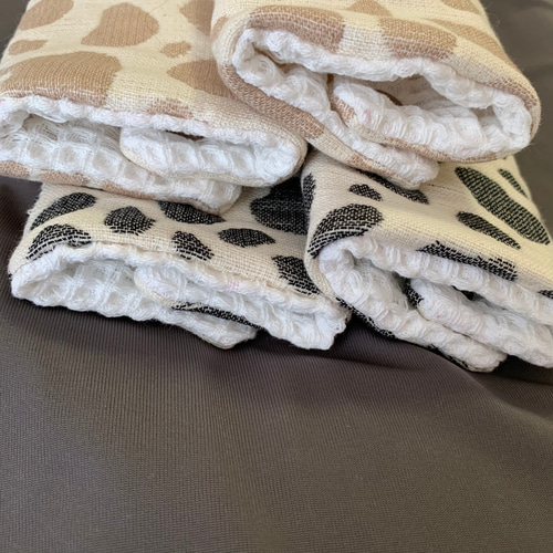 ◯ウシ柄6重ガーゼのもちもちサッキングパッド◯抱っこ紐よだれカバー