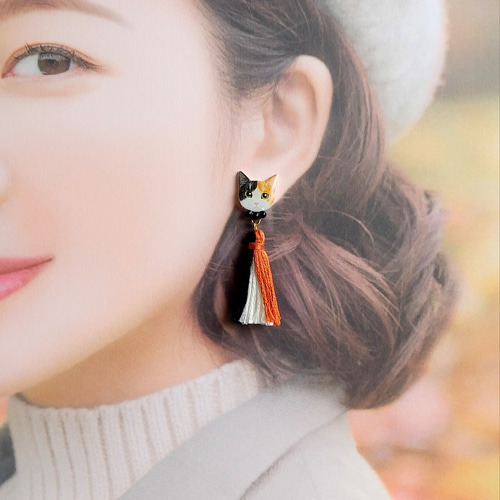 リニューアル♪】おすまし猫のお洒落な猫柄タッセルピアスorイヤリング