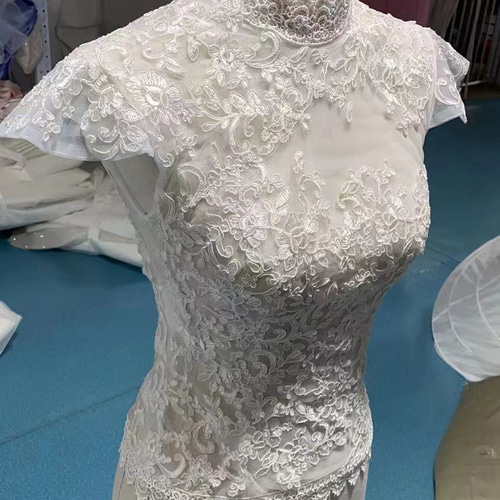ハイネックボレロ ブラウス 上品透けレース刺繍 くるみボタン
