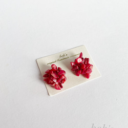 半貴石サザレ pierce/earring*白サンゴ紅染　 4枚目の画像