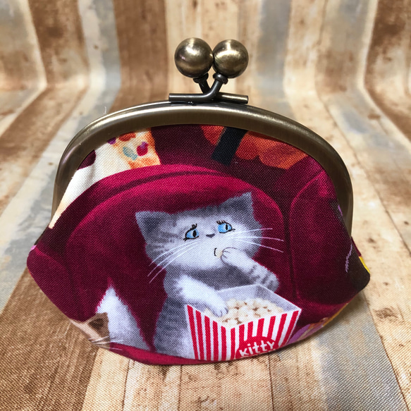 がま口財布M ホラー映画鑑賞するニャンコ がま口 Qué bonita! 通販