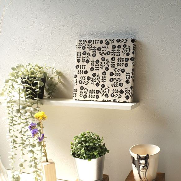 ファブリックパネル 北欧風 小花 木製ファブリックボード 麻×ブラック 壁掛け 2枚目の画像