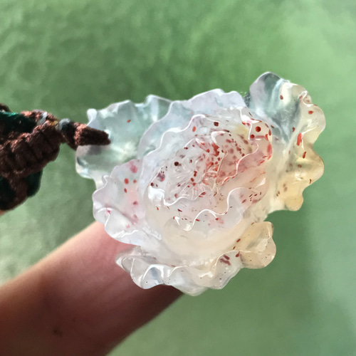 ゴビ石−964 ゴビ瑪瑙　花＆マクラメ　訳あり　彫刻 ゴビ石−964 ゴビ瑪瑙 花＆マクラメ 訳あり 彫刻