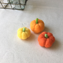 【再販・受注製作】選べる小さなかぼちゃ・羊毛フェルト 1枚目の画像