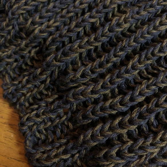 イギリスゴム編みのコットンマフラー・茶灰 3枚目の画像