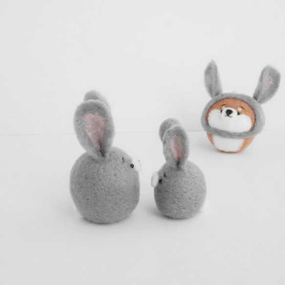 【訂做】2023生肖（U）麻友兔親子（白、棕、灰）羊毛氈 第7張的照片