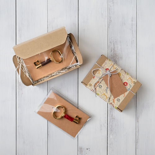 イタリア製 リザードレザー Keyモチーフチャーム/キーホルダー 鍵型