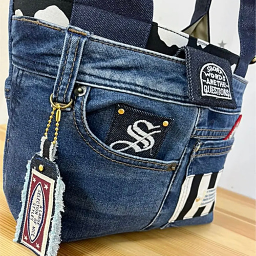 送料込みデニムリメイクバッグNo.148☆トートバッグ ショルダー
