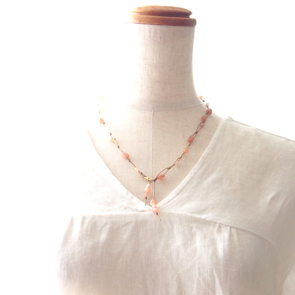 Spangled Necklace（オレンジムーンストーン） 2枚目の画像