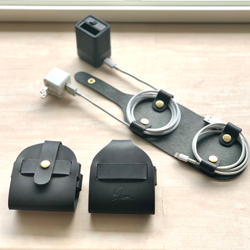 充電ケーブルの収納に♪レザーケーブルウォレット /ブラック その他