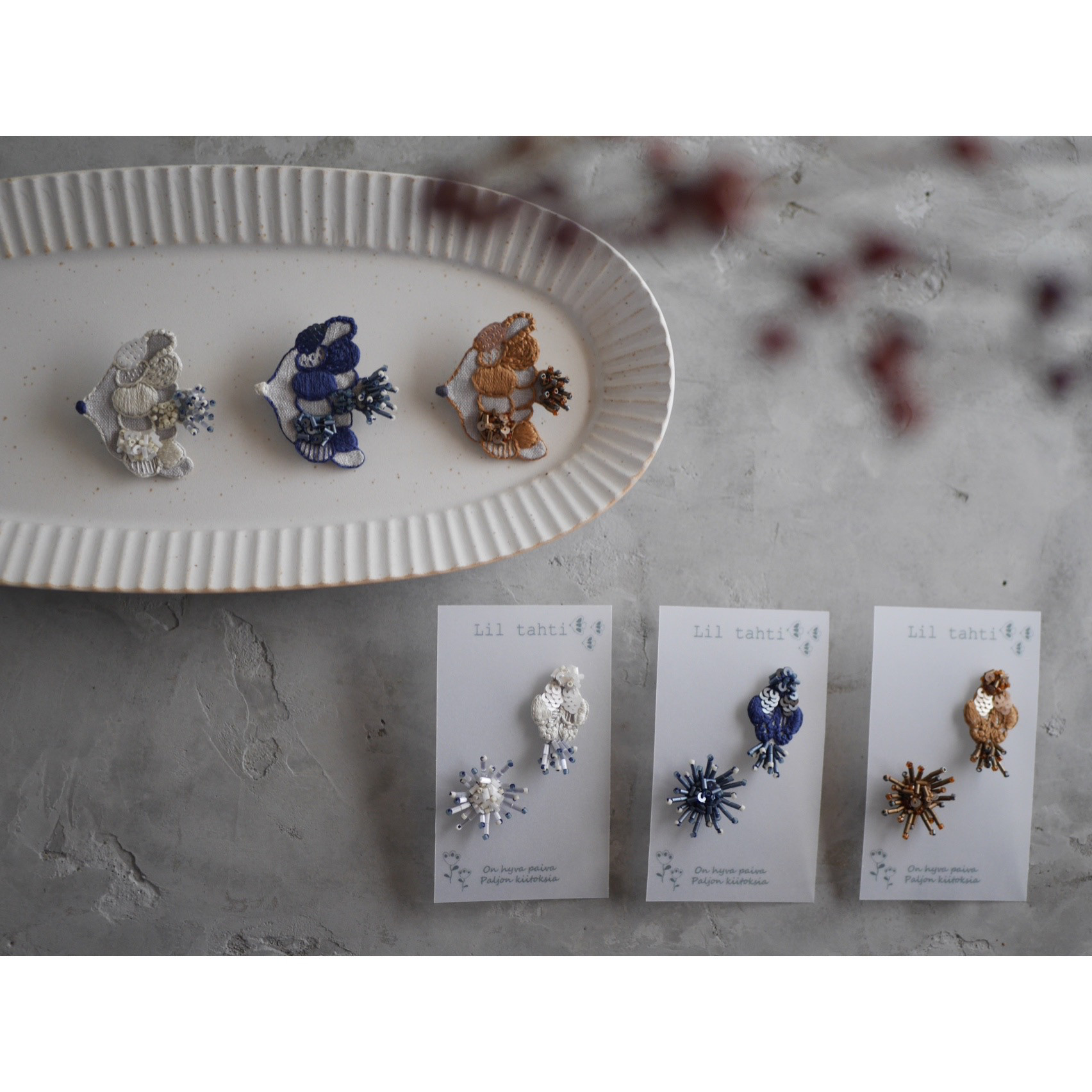 linen tori刺繍ブローチ(グレージュ)【受注制作】