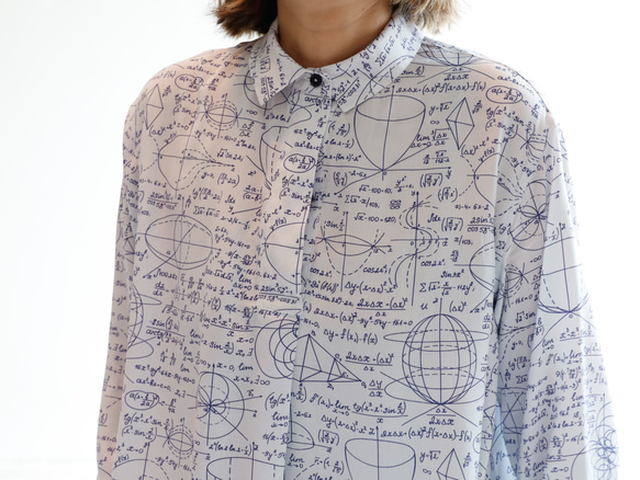 讓討厭數學的人頭痛的前褶襯衫，寬鬆的廓形，看起來很俐落，一件就很時尚！ 第1張的照片