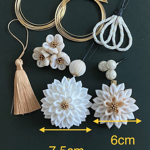 つまみ細工髪飾り 白無垢 結婚式 成人式 卒業式 七五三 髪飾り 白 生成