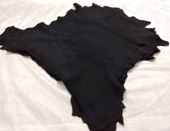 シープシルキースエード（起毛革）#Black 革の厚み0.9mm前後 革の大きさ45デシ前後 1枚革 1枚目の画像
