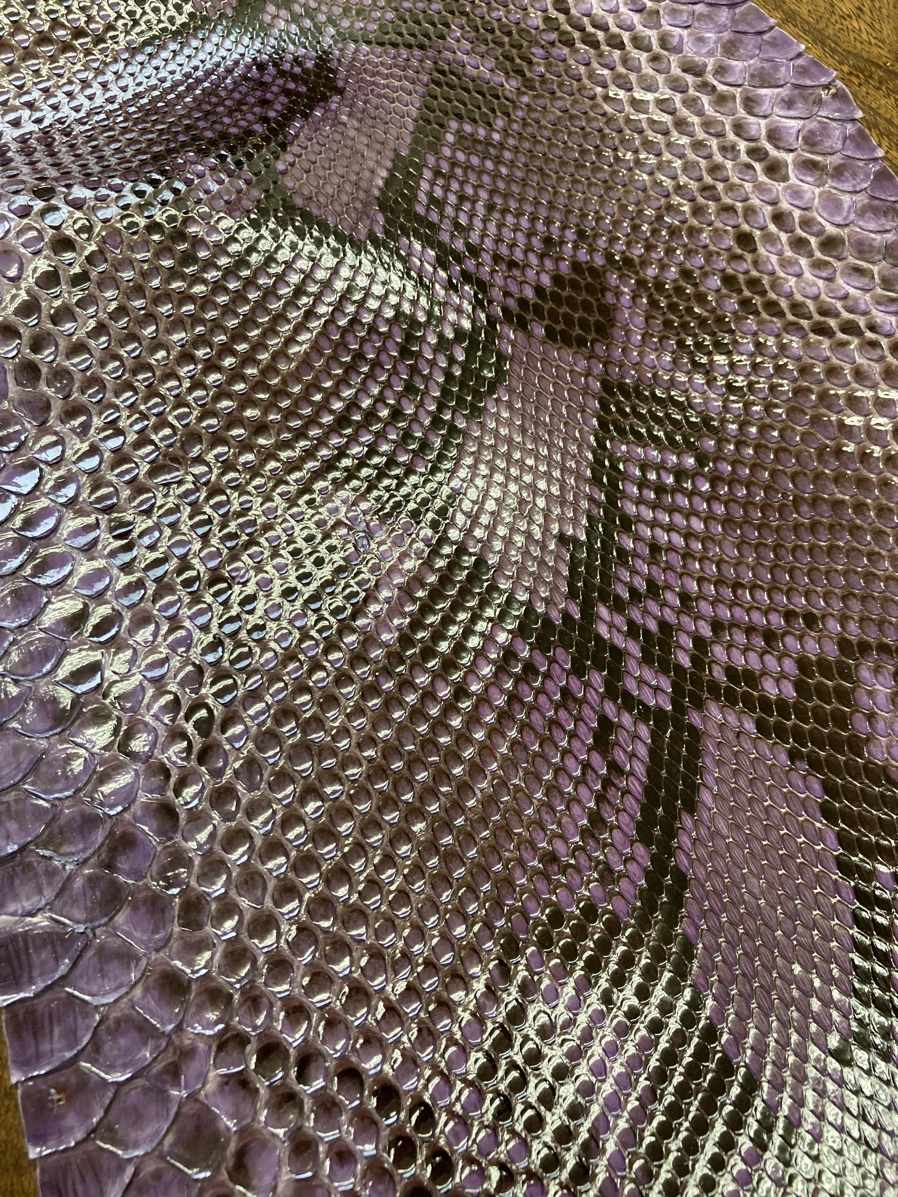 パイソン　ヘビ革　パープル×ツヤ　100cm革_P22