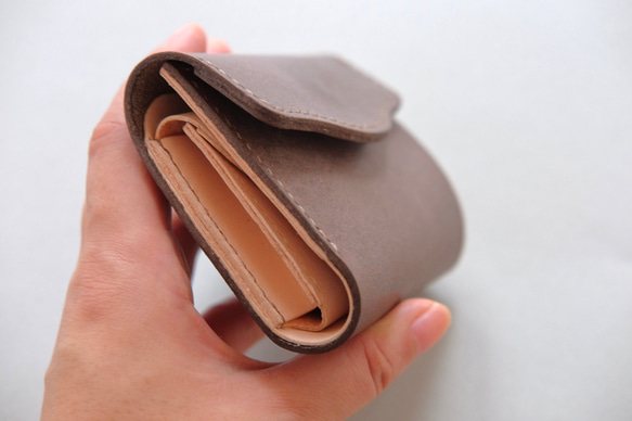 plain wallet (darkgray,brown)/オイルレザーとヌメ革のシンプルなお財布 14枚目の画像