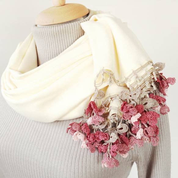 [Made to order] OYA Pashmina shawl [Flower of Wind] White 第7張的照片