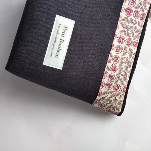 夜用も入るサニタリーポーチ 化粧ポーチ にも/リネン×リバティ③