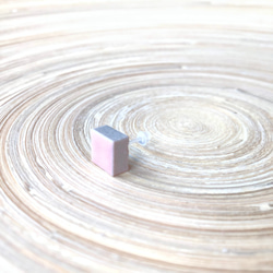 アクセサリー ジュエリー ピアス 樹脂 レディース 陶器タイル 1cm角【ディープピンク】 2枚目の画像