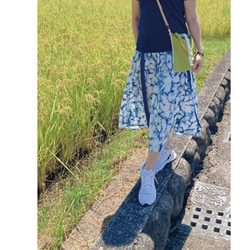 藍染數位印花-大理石紋長裙 第5張的照片