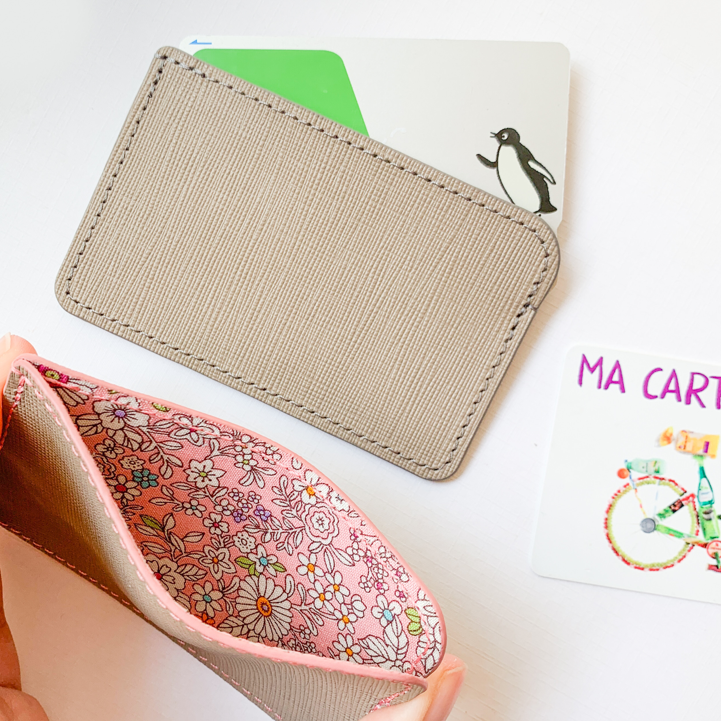 プレゼント・お揃いギフト》カードケース ＊ICカードやクレジットカードを可愛いく持ち歩ける＊ 名刺入れ・カードケース ラ・ファブリック・クルヴォン  通販 14564419｜Creema(クリーマ)