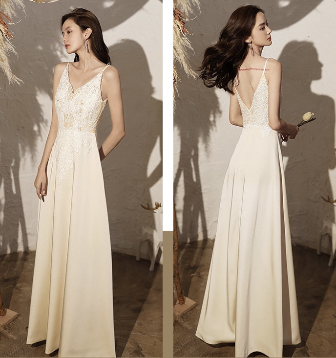 Vネック ノースリーブベージュウェディングドレス 二次会 フォトドレス