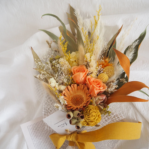 コンパクターとバラのプリザーブドフラワースワッグ flower swag