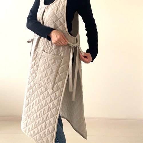 cocochi.の冬支度❗️あったかキルティング素材のスクエアエプロン