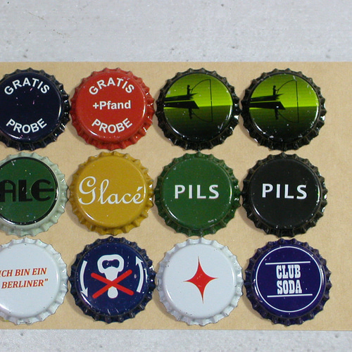 ♛世界のドリンク / ビール王冠キャップ 未使用新品 12個セットBC12