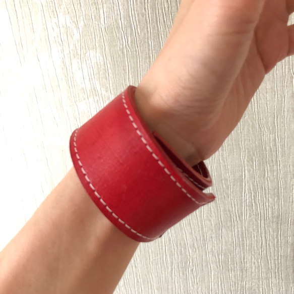 JIMMY CHOO レッド レザー スタッズ ブレスレット バングル JIMMY CHOO