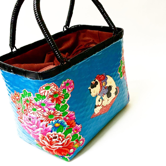 一閑張りバッグ中袋付き　『猫と花シリーズ　青』　浮世絵仕上げ 4枚目の画像