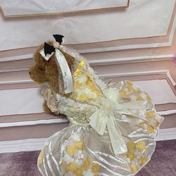イエローゴールドの小花のドレス 4枚目の画像
