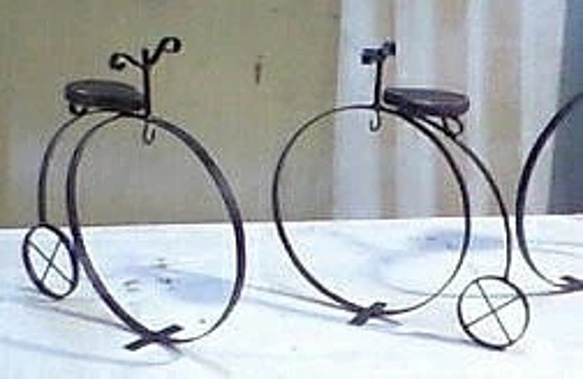 アイアンのミニ自転車（プランター） 5枚目の画像