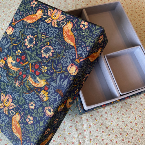 新入荷！『【お裁縫箱】カルトナージュボックス ウイリアム