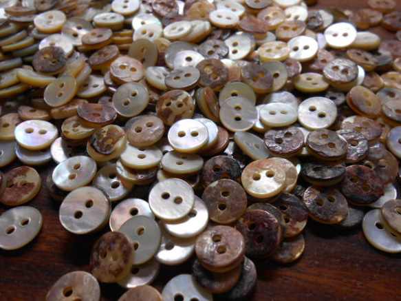 アコヤ貝のボタン　9mm　2穴　20個 9枚目の画像