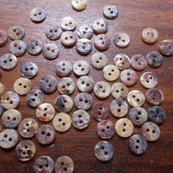 アコヤ貝のボタン　9mm　2穴　20個 4枚目の画像