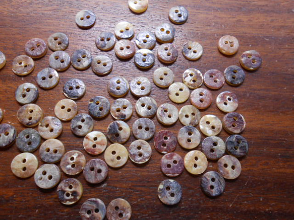 アコヤ貝のボタン　9mm　2穴　20個 4枚目の画像