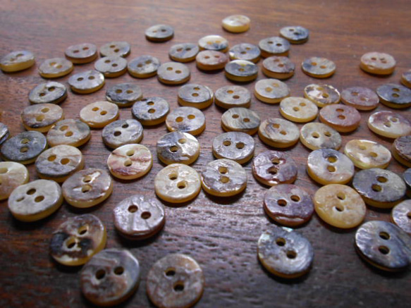 アコヤ貝のボタン　9mm　2穴　20個 6枚目の画像